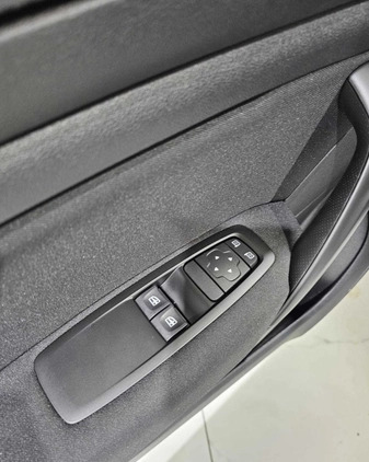 Renault Megane cena 37900 przebieg: 110584, rok produkcji 2021 z Wolbrom małe 137